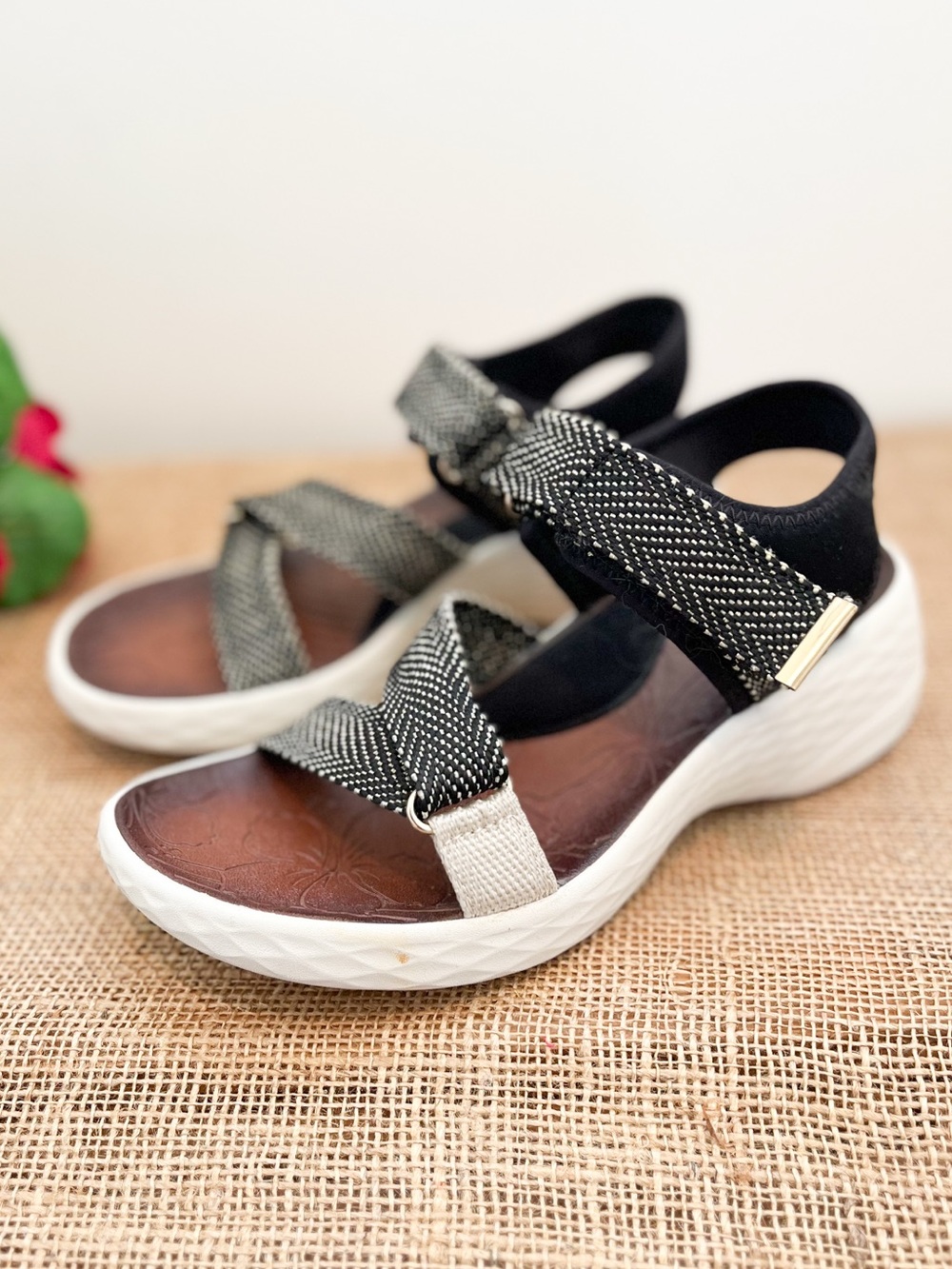 BZees Jive Sport Sandals Size 8 Women’s